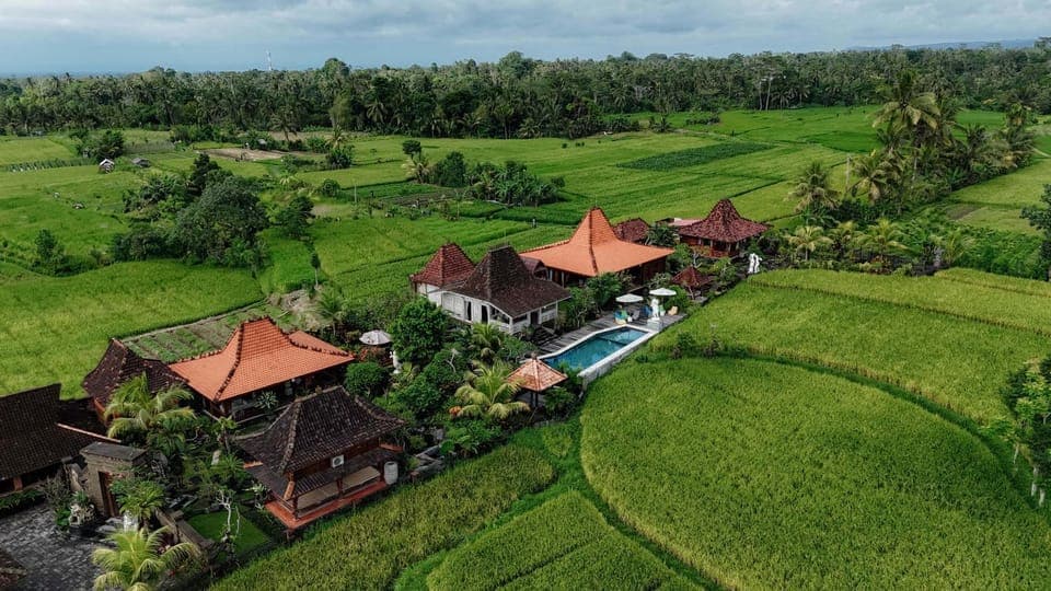 Property building, Bird's eye view, Swimming pool