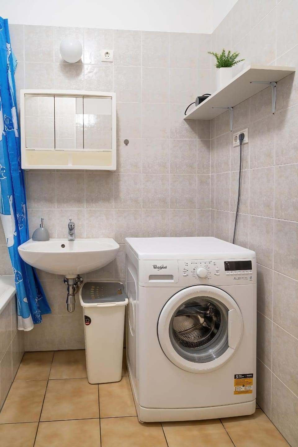 Bathroom, washing machine