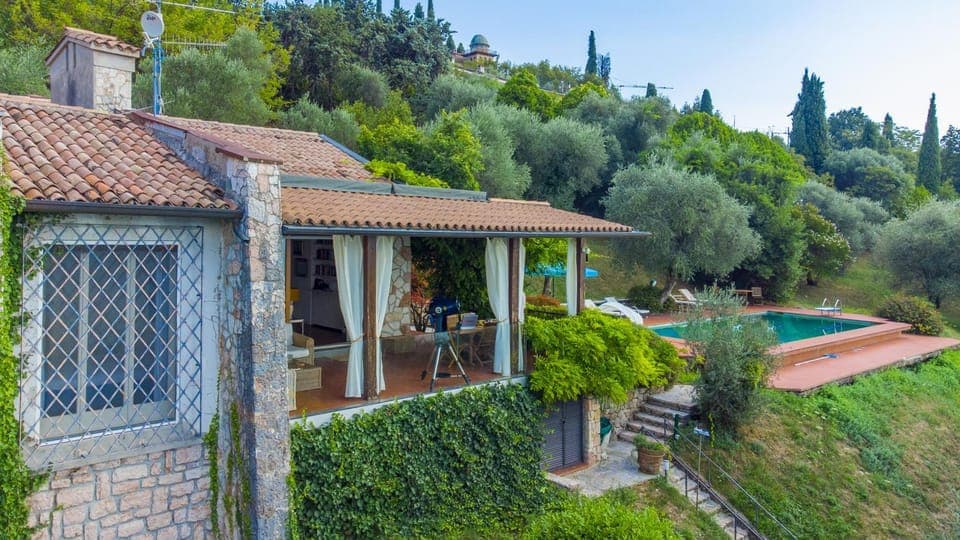 Property building, Day, Garden, Balcony/Terrace, Garden view, Pool view, Swimming pool