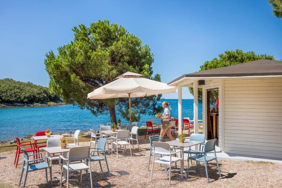 Restaurant/places to eat, Lounge or bar, Sea view