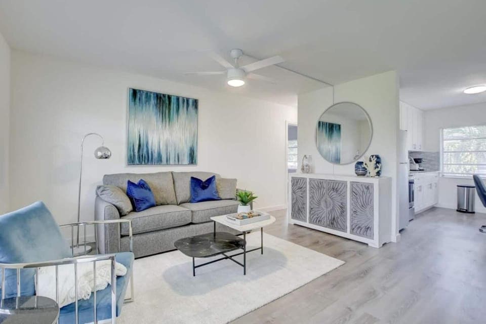 Pool Free Wifi Parking Smart TV Apartment in Wilton Manors