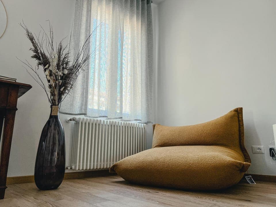 Living room, Seating area, internet