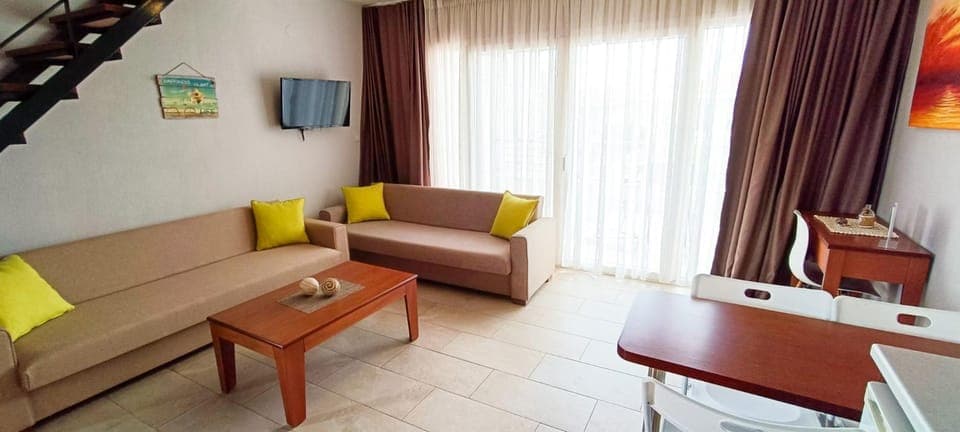 TV and multimedia, Living room, Seating area