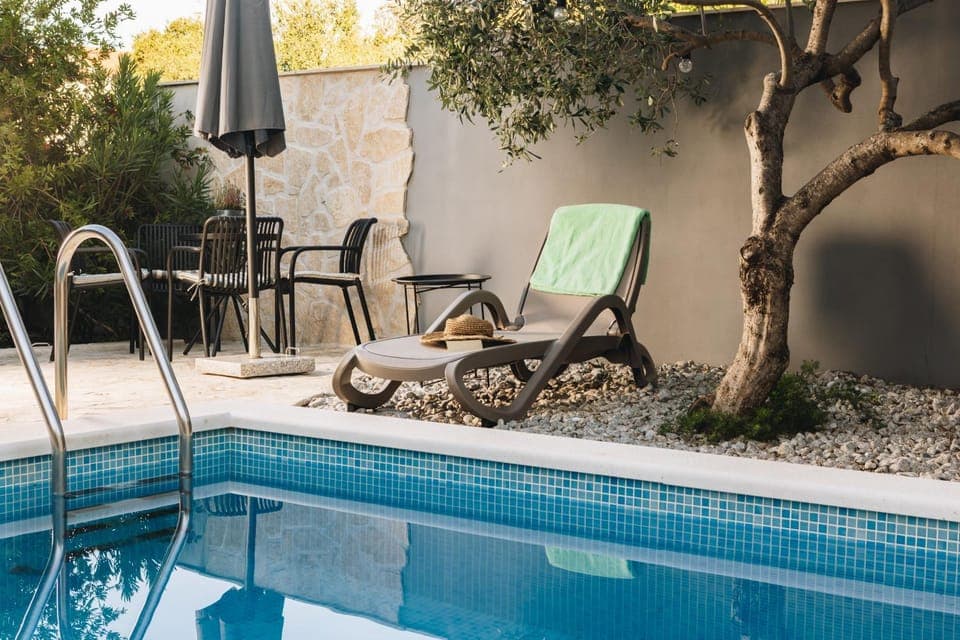 Day, Pool view, Swimming pool, sunbed