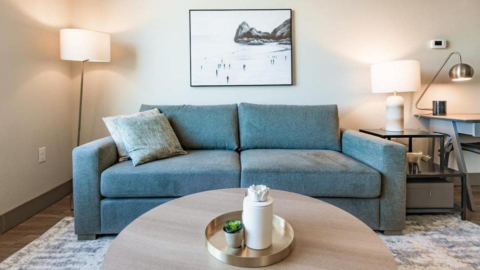 Landing Modern Apartment with Amazing Amenities (ID7430X94) Apartment in Loveland