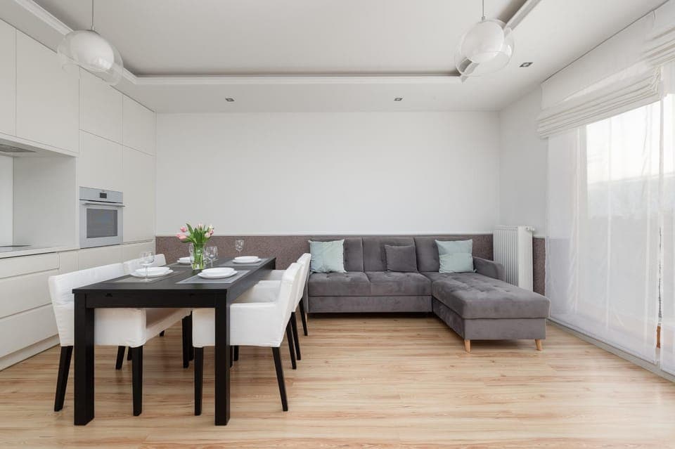 Kitchen or kitchenette, Living room, Seating area, Dining area