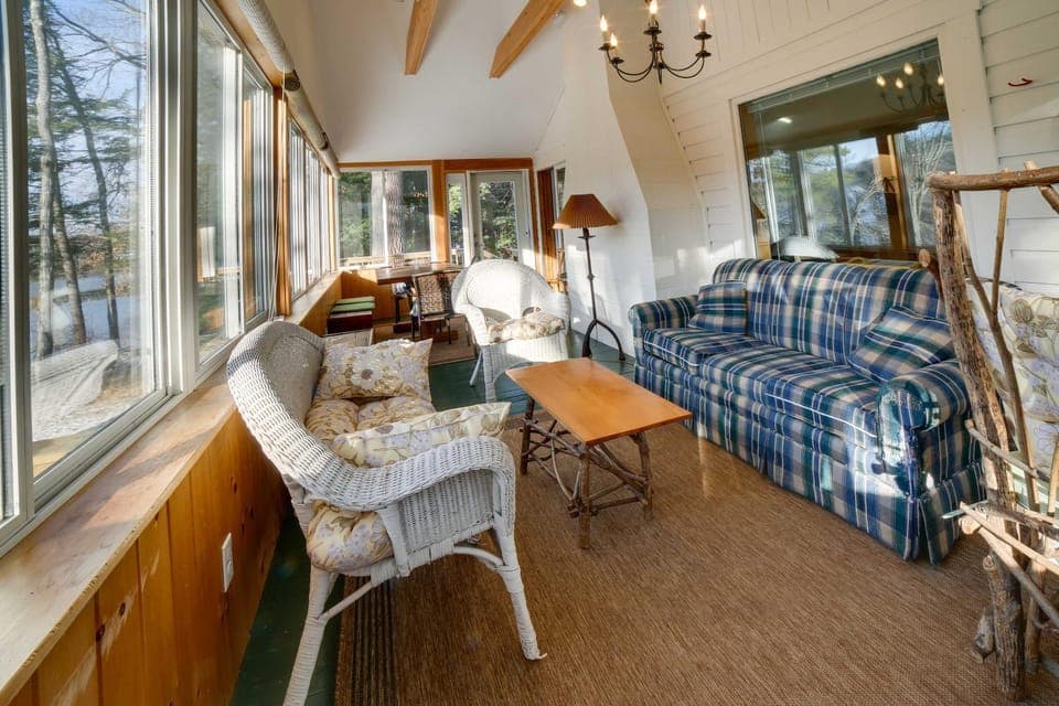 Lakefront Bradford Cottage w/ Dock, Near Skiing! House in Newbury
