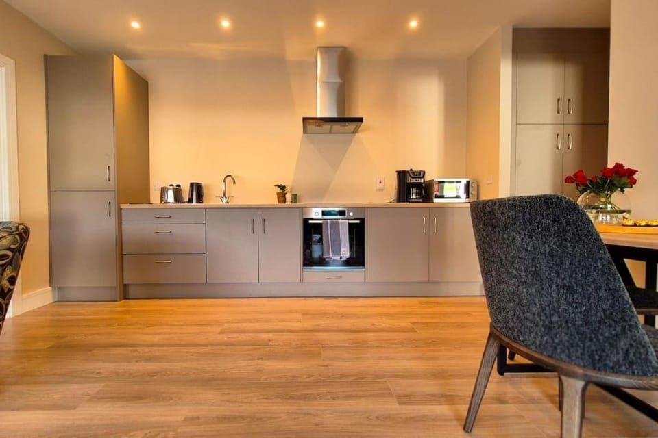 Modern country charm apartment. Apartment in Longford