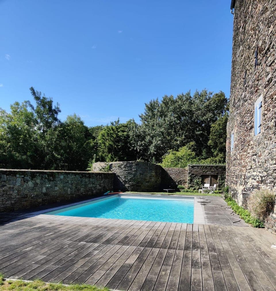 Swimming pool, Swimming pool