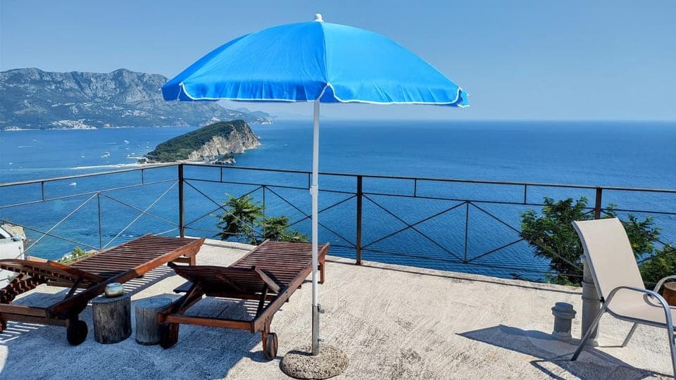 Day, Natural landscape, Balcony/Terrace, Seating area, Mountain view, Sea view