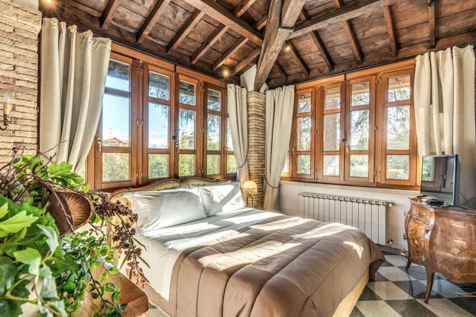 Photo of the whole room, Decorative detail, Bedroom, furniture