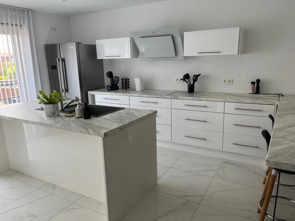 Kitchen or kitchenette, Kitchen or kitchenette