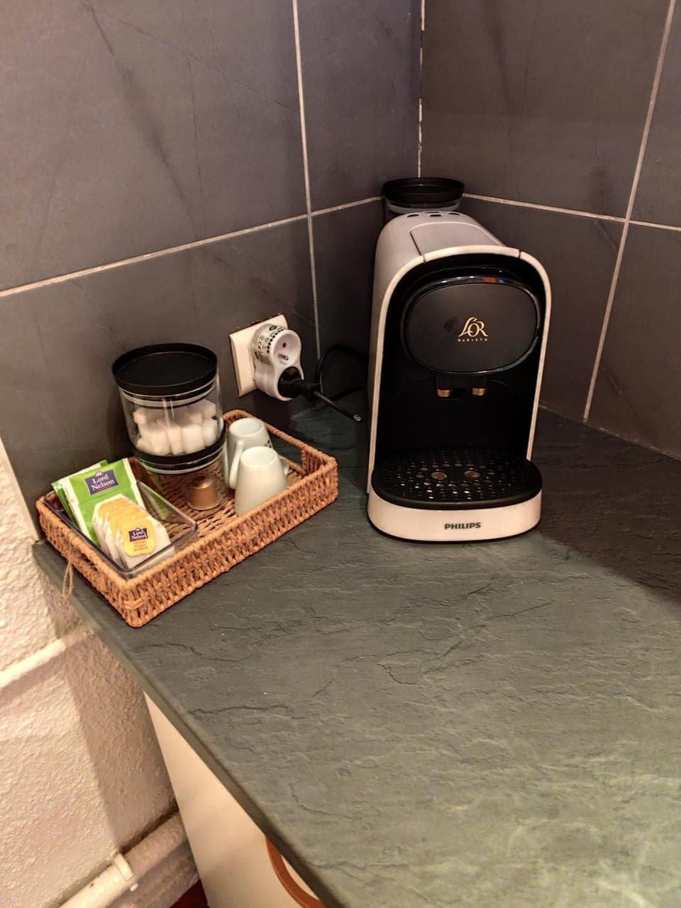 Coffee/tea facilities, Kitchen or kitchenette