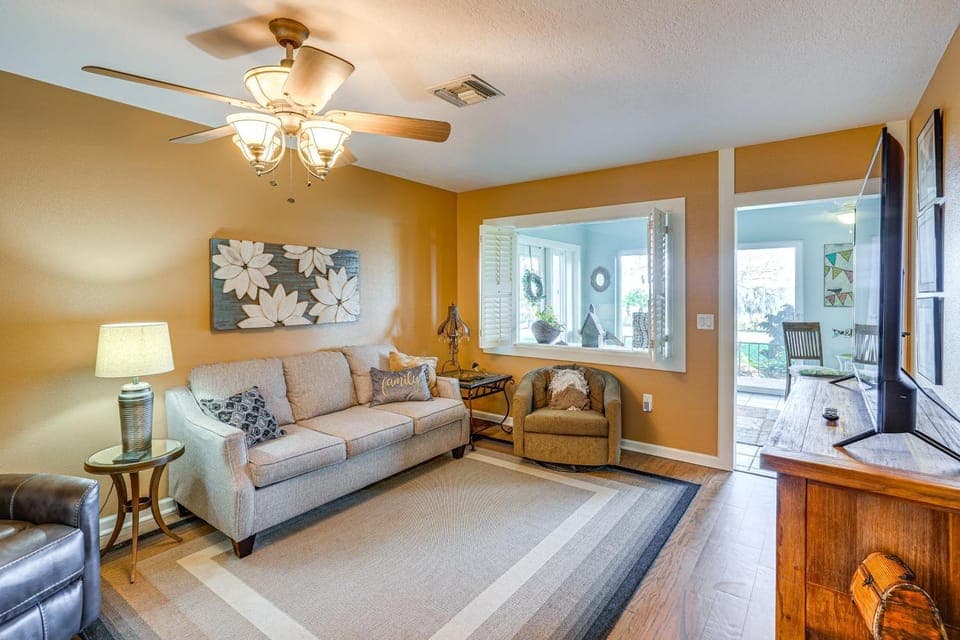 Auburndale Vacation Rental w/ Yard & Lake Views House in Auburndale