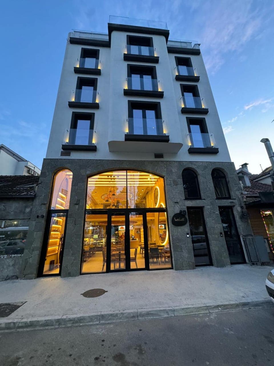 Property building, Facade/entrance, Day