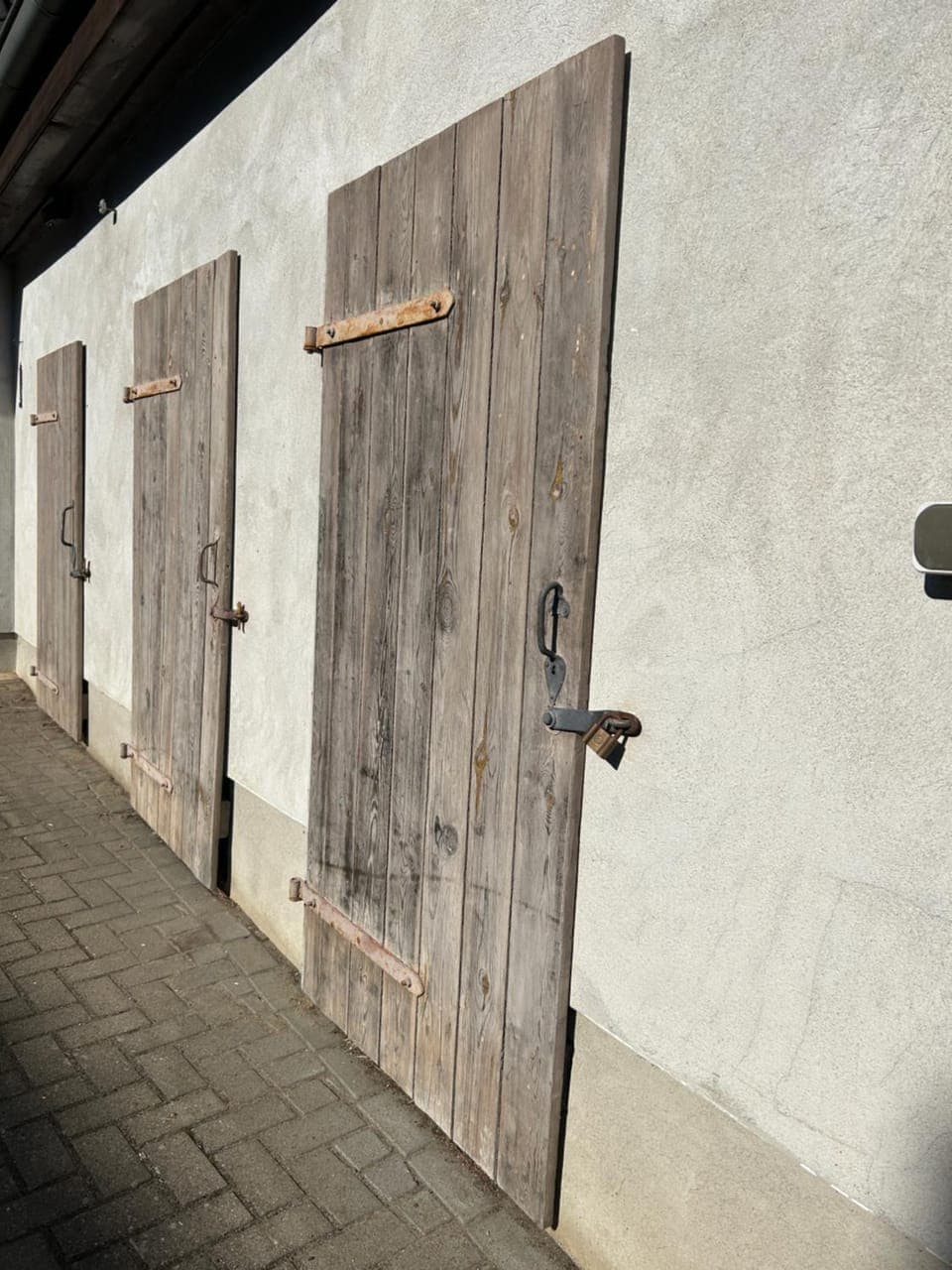 Property building, Day