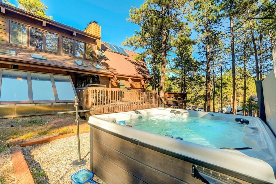 Moose Tracks Cabin - Hot Tub BBQ Billiards Groups Cabin in Woodland Park