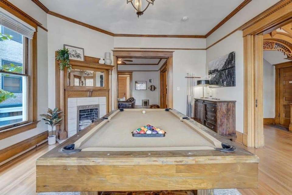 Crescent Estate - Golf Hot Tub BBQ Large Groups House in Colorado Springs