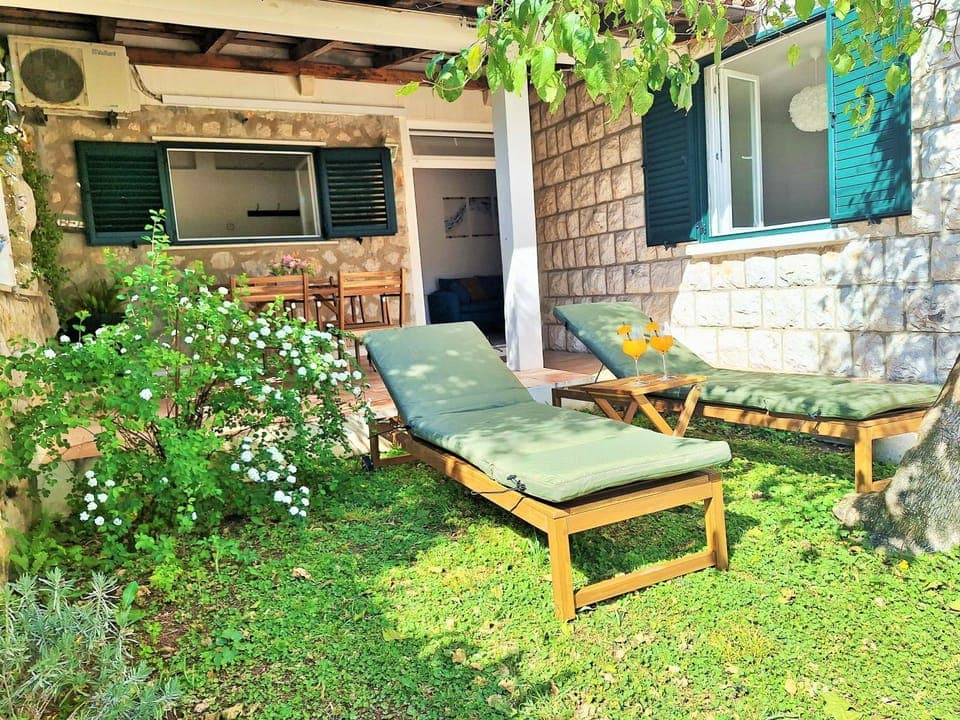 Garden, Balcony/Terrace, sunbed