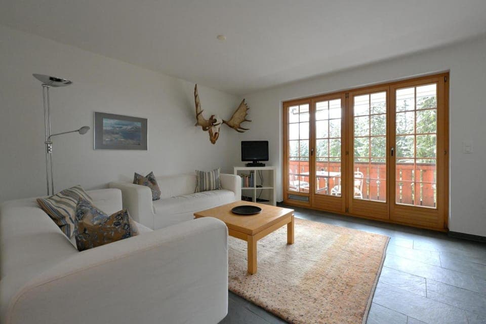 Communal lounge/ TV room, TV and multimedia, Living room, Seating area