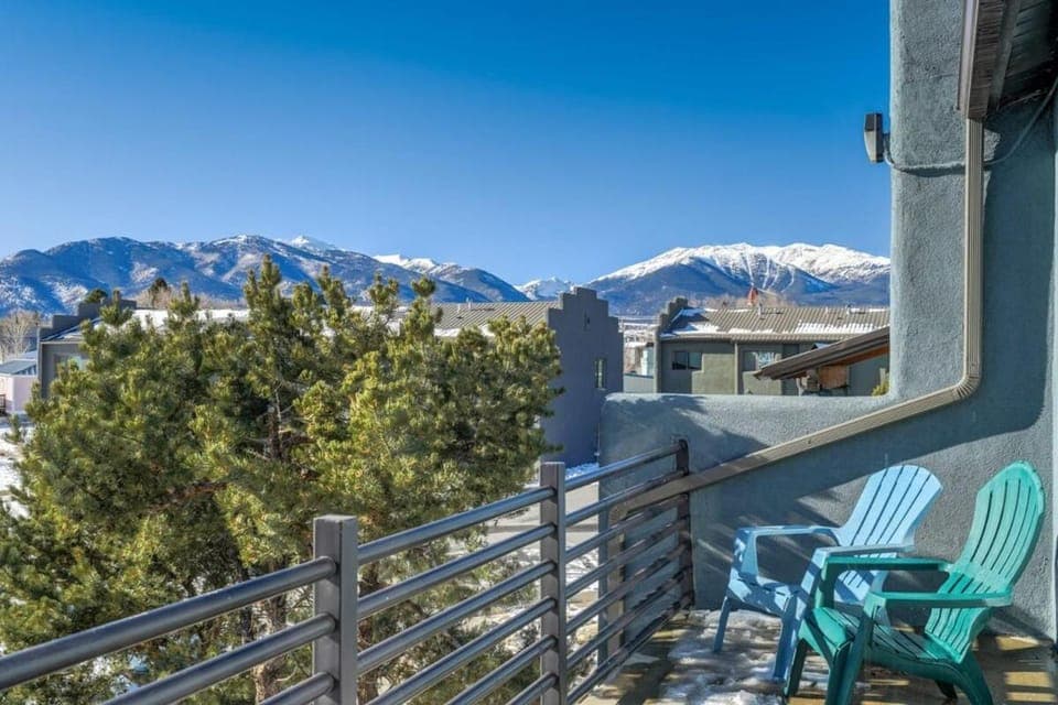 Princeton View - Posh Downtown King Workspace House in Buena Vista