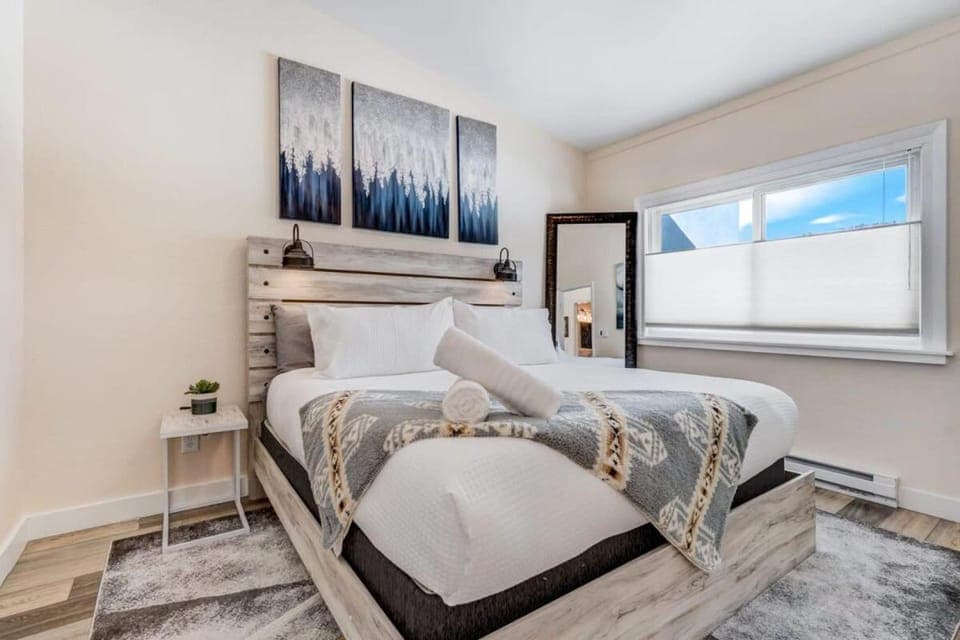 Princeton View - Posh Downtown King Workspace House in Buena Vista
