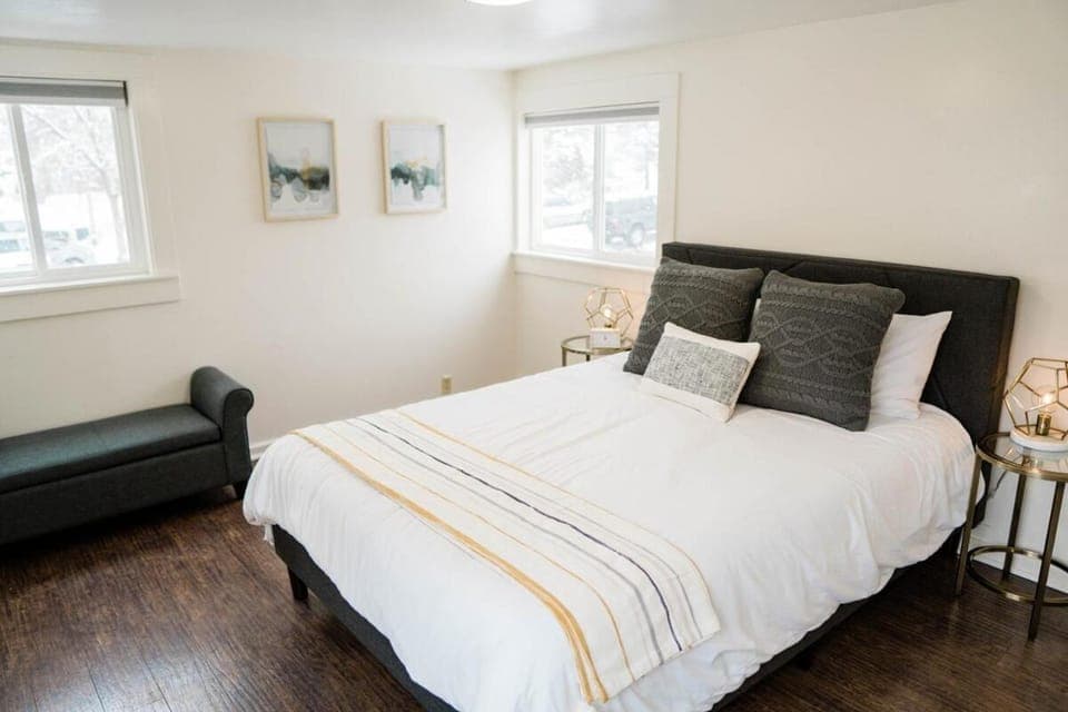 Miners Bend - Historic Locale Scenic Workspace Apartment in Old Colorado City