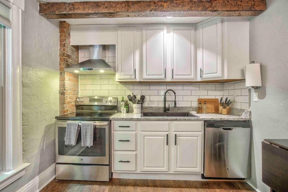 Miners Escape - Timeless District Cozy Haven Apartment in Old Colorado City