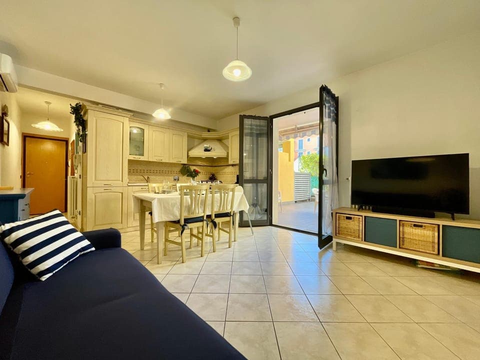 TV and multimedia, Kitchen or kitchenette, Living room, Dining area