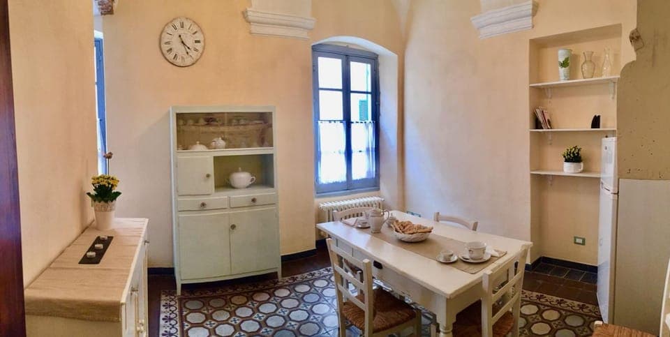 Dining area, Lunch, internet