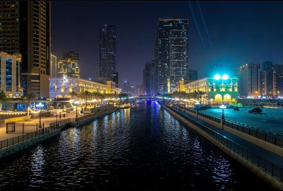 Nearby landmark, Night