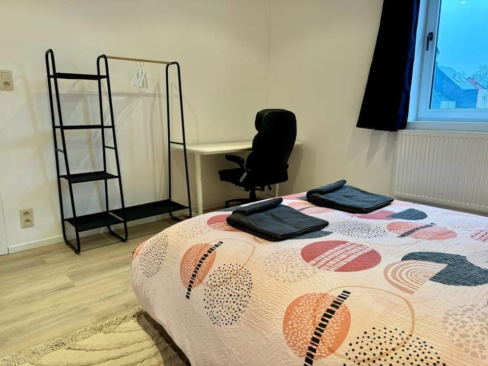 Bed, Photo of the whole room, Bedroom, hair dresser