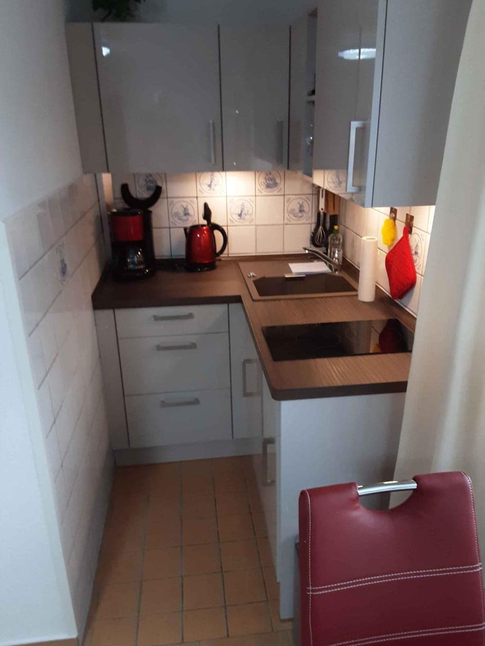 Coffee/tea facilities, Dining area