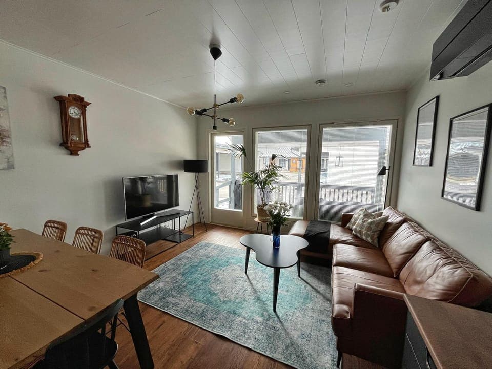 Living room, Seating area, Dining area