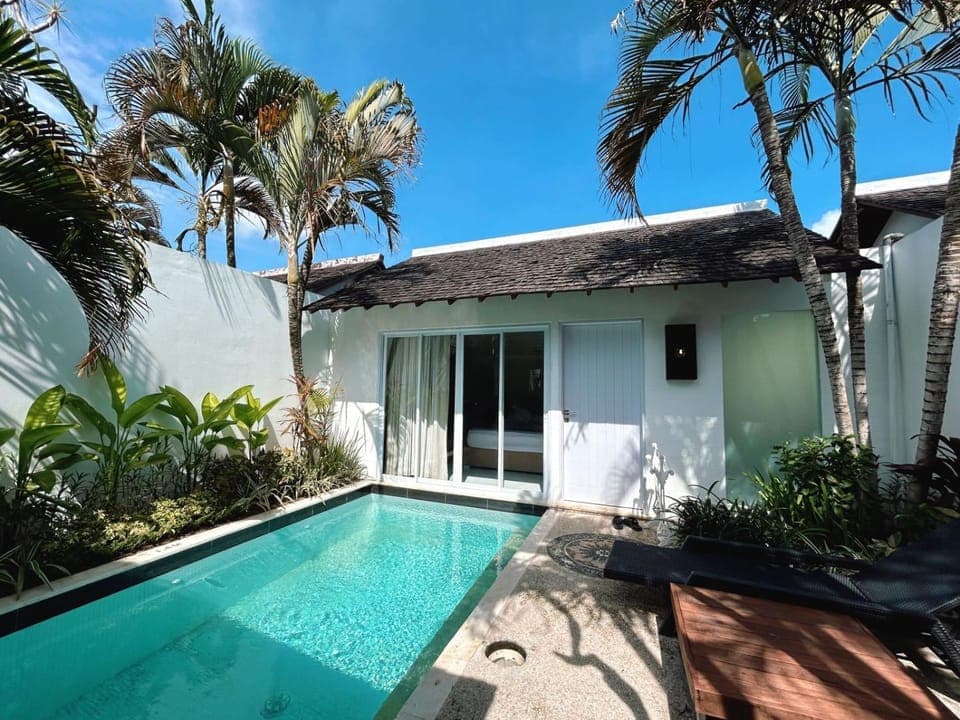 Property building, Swimming pool