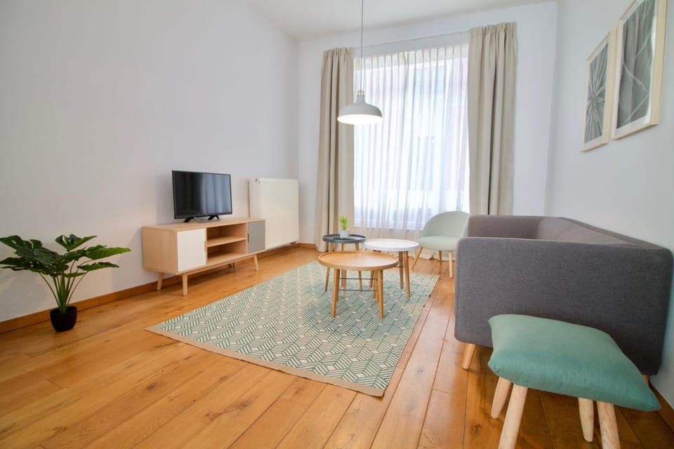 Communal lounge/ TV room, TV and multimedia, Living room, Seating area