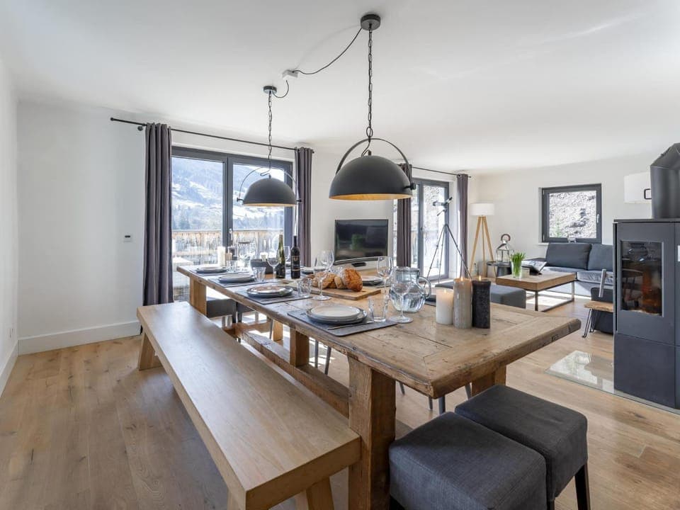 Living room, Dining area