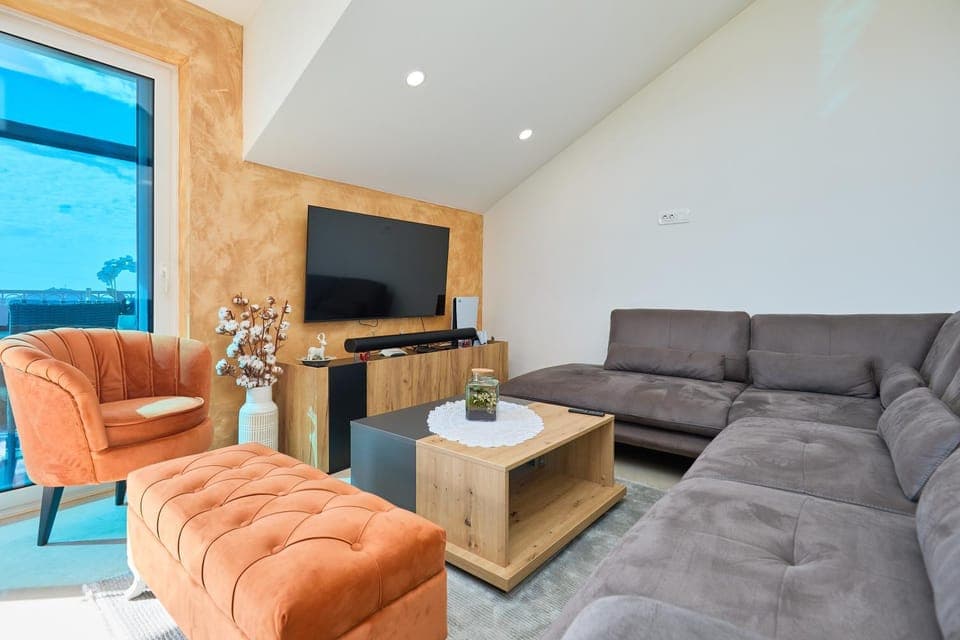 TV and multimedia, Living room, Seating area