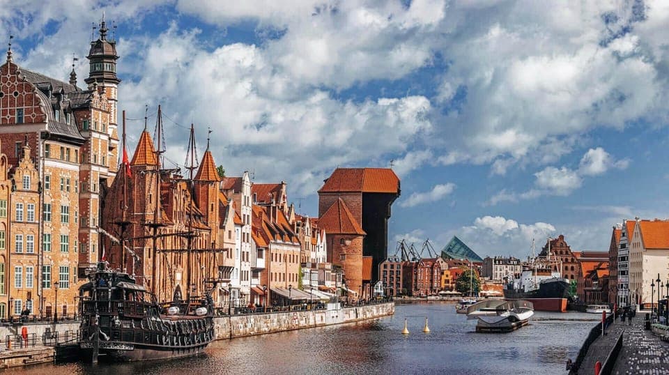 City view, Landmark view, River view, Location