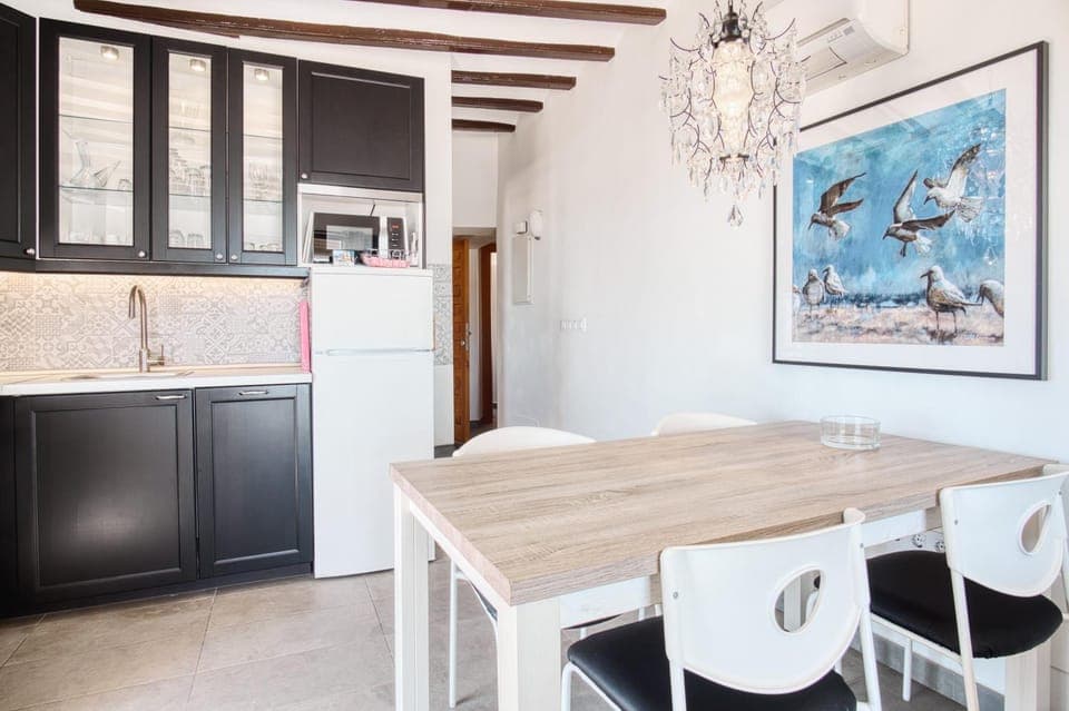 Property building, Kitchen or kitchenette, Living room