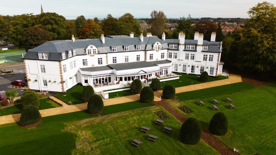 Property building, Garden, Garden view