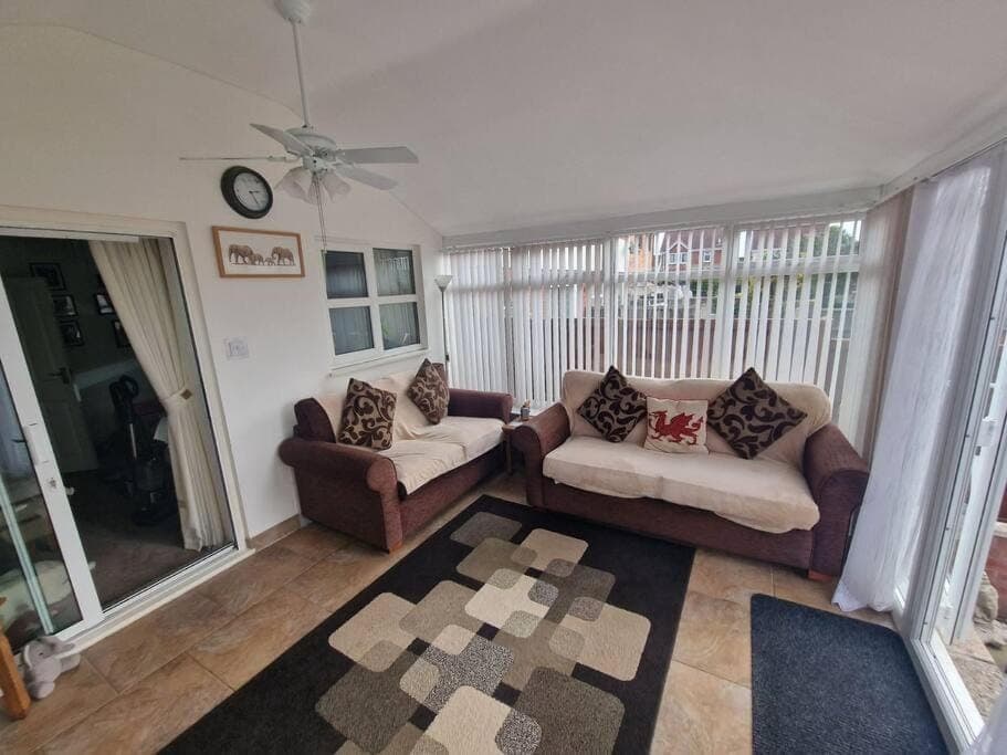 Living room, Seating area