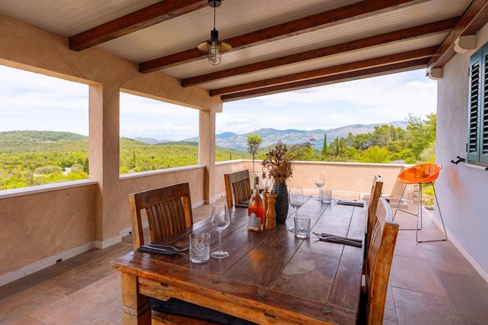 View (from property/room), Balcony/Terrace, Seating area
