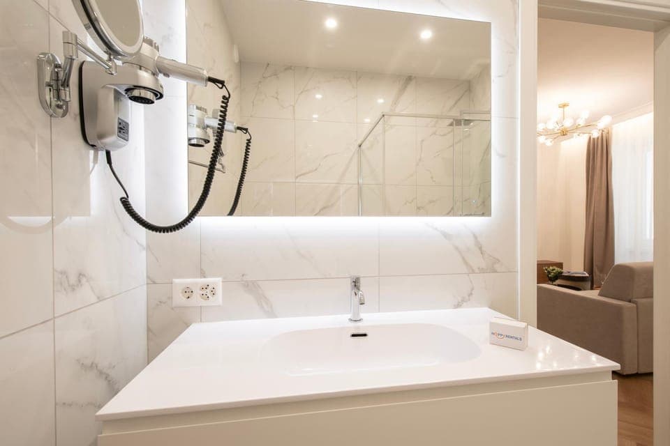 Bathroom, Bathroom