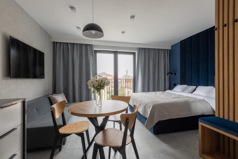 Communal lounge/ TV room, TV and multimedia, Living room, Bedroom