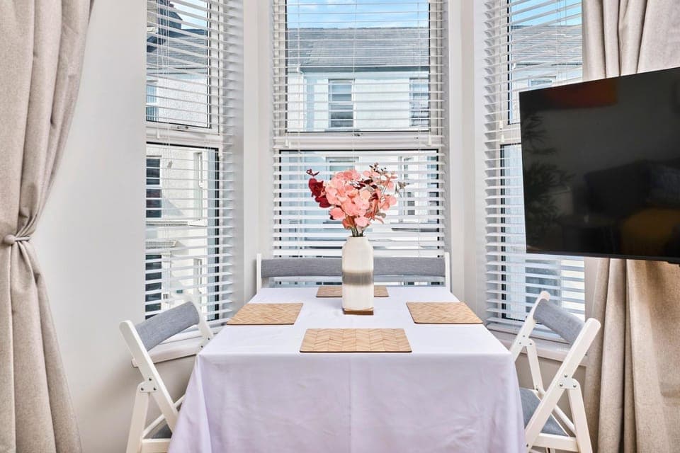 Harbour Central Apt Walk to Beach- Princess Blue 2 Apartment in Portrush