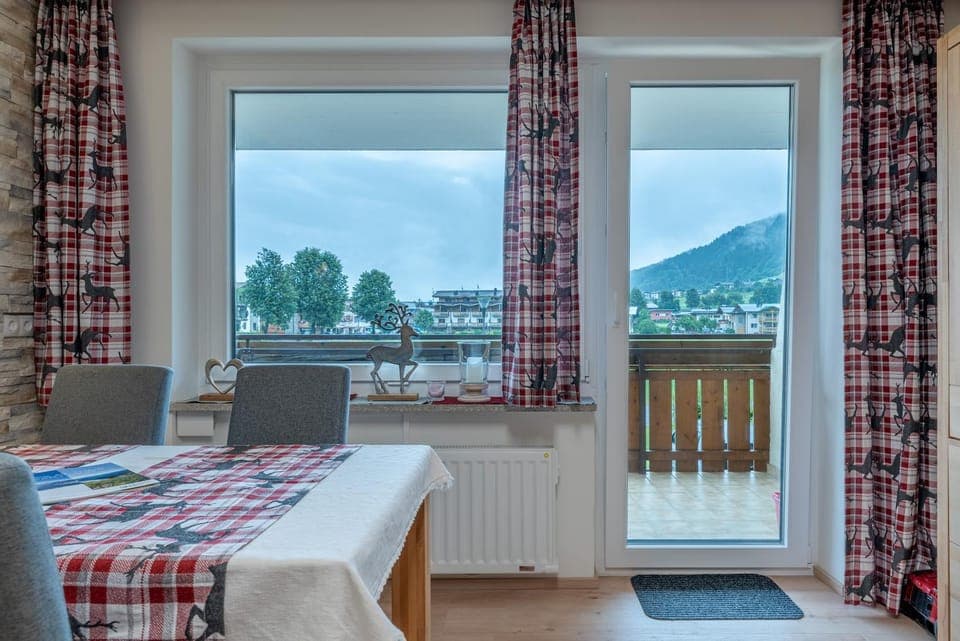 View (from property/room), Photo of the whole room