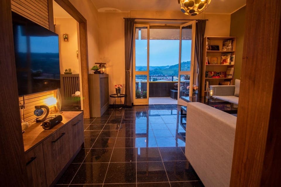 Natural landscape, TV and multimedia, Living room, Mountain view