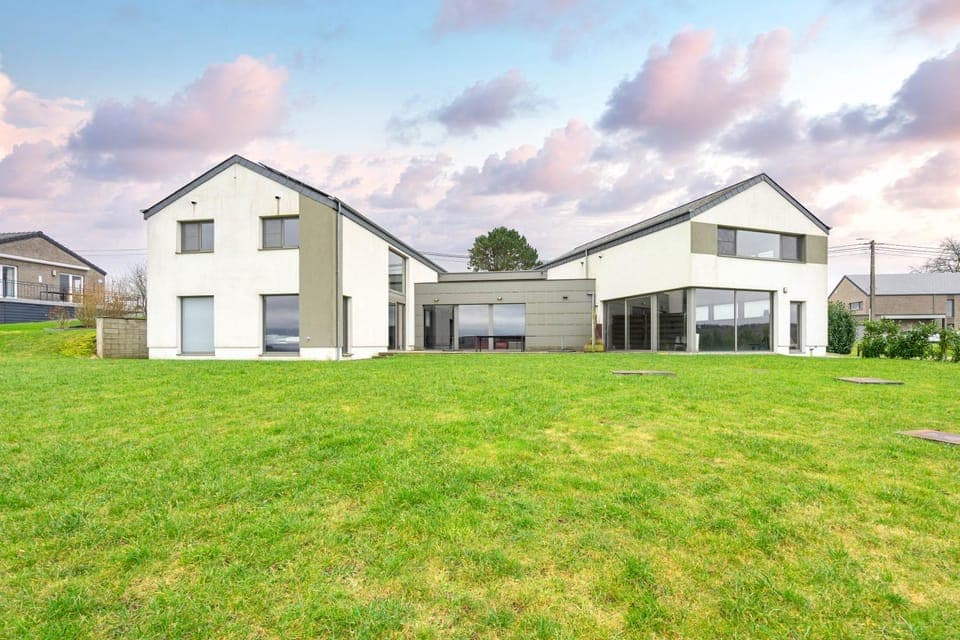 Property building, Natural landscape, Garden, Garden view