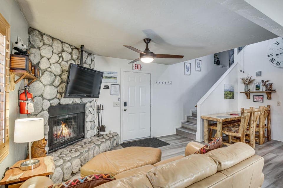 Cozy Cabin w/ Deck - 2 Mi to Bear Mountain Resort! Cabin in Big Bear